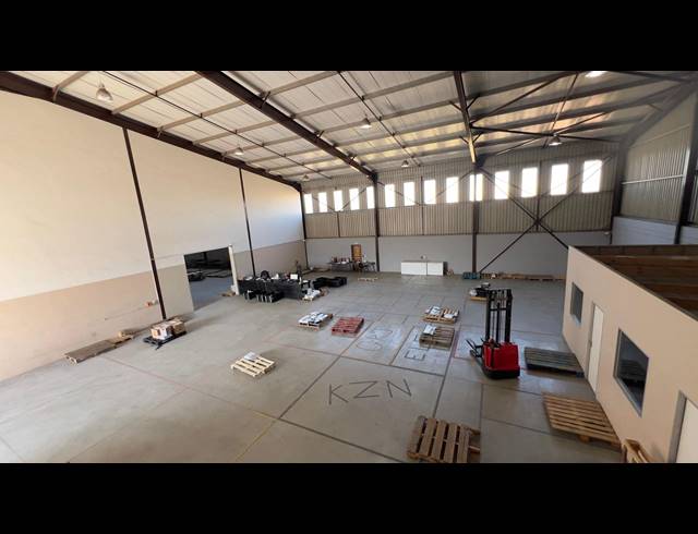 1,189M² WAREHOUSE TO LET IN AIRPORT PARK